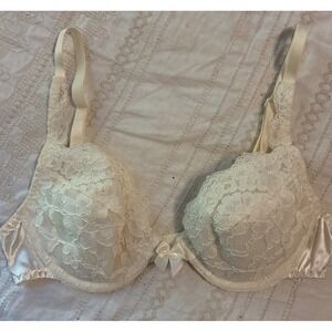 Victoria's Secret VTG Gold Label Off White Lace & Satin Lightly Lined Bra, 32B